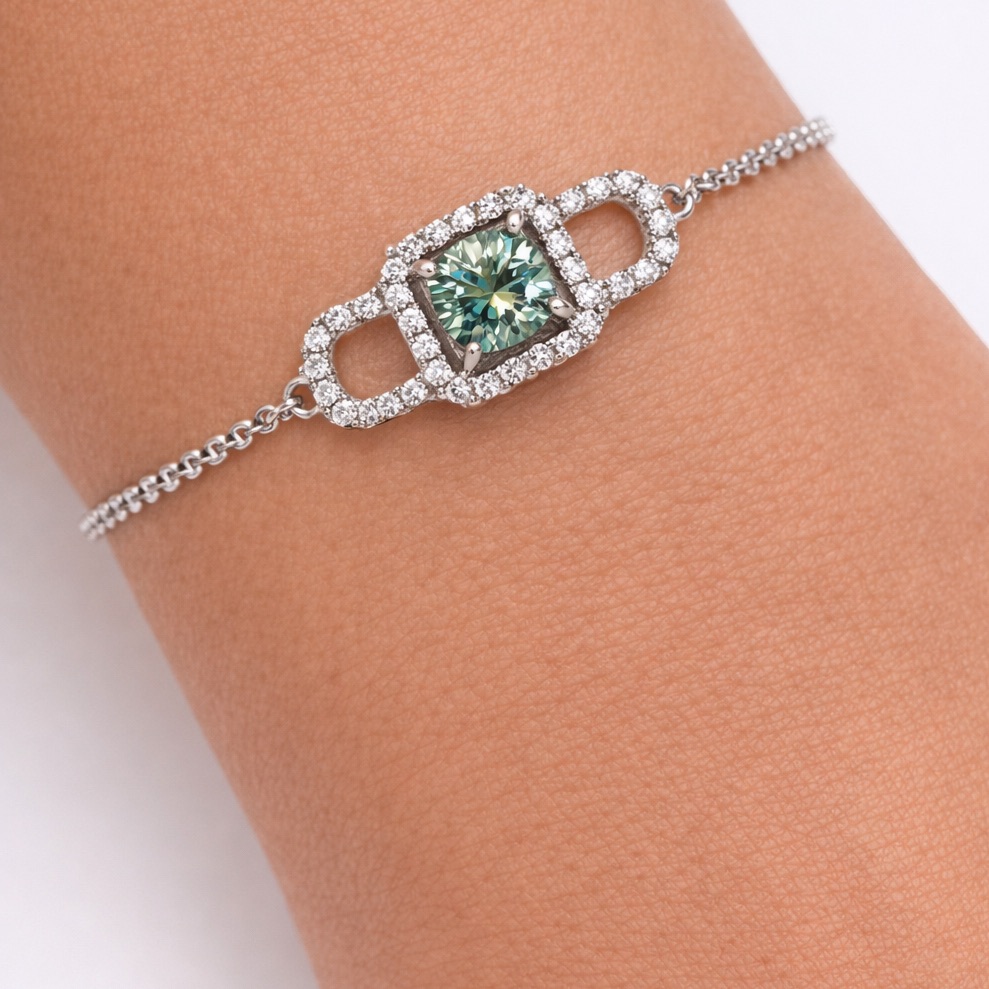 10 Ct Alexandrite Moissanite Diamond Bracelet 10 Ct Alexandrite Moissanite Diamond Bracelet